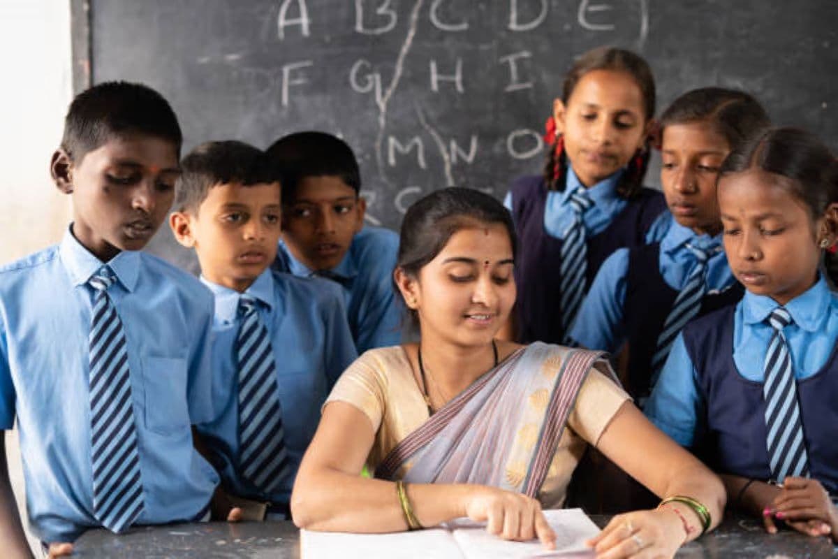 बिहार के नियोजित शिक्षकों के लिए बड़ा फैसला, ट्रेनिंग से नहीं चलेगा काम, बढ़ा हुआ वेतन पाने के लिए TET पास करना जरूरी
