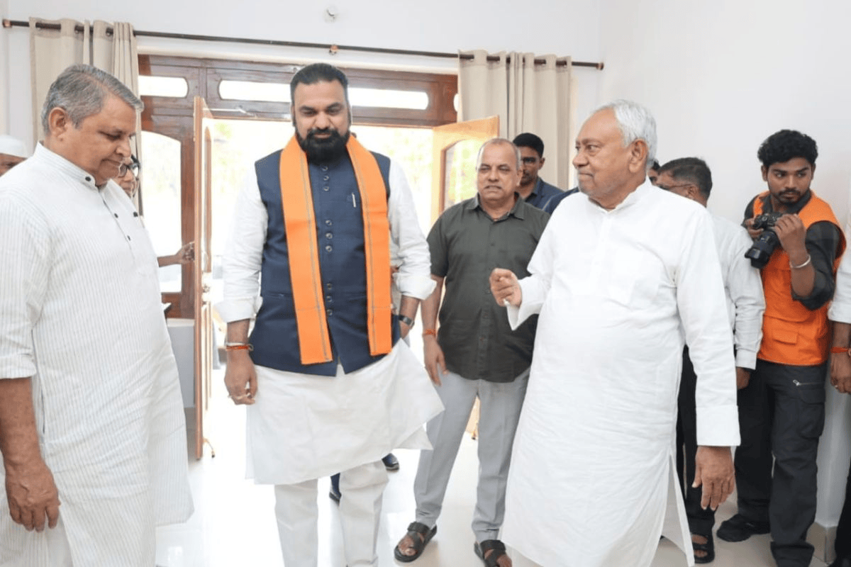 CM सम्राट चौधरी ने 7 सर्कुलर रोड में नीतीश कुमार से की मुलाकात, उपमुख्यमंत्री विजय चौधरी भी रहे मौजूद