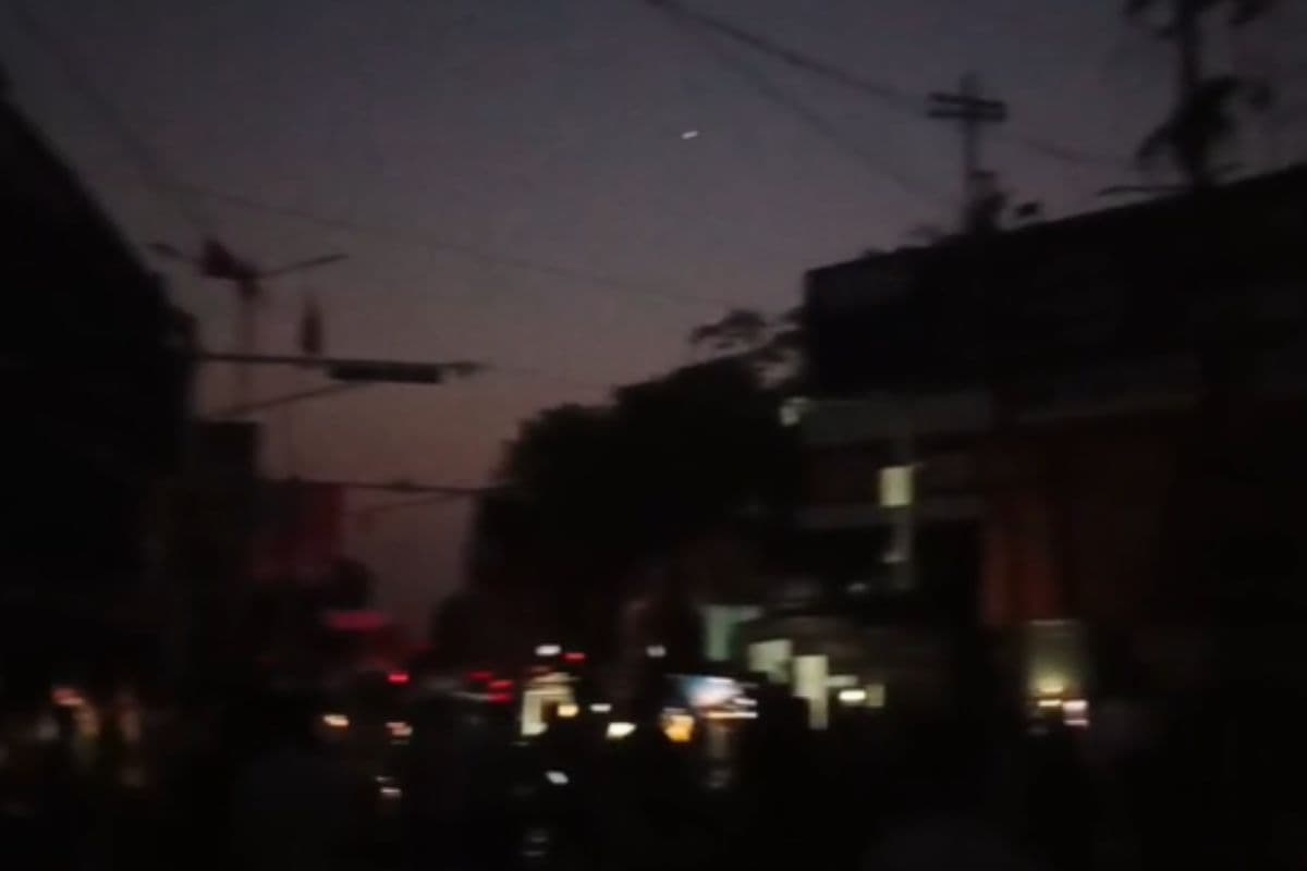 बिहार के 6 जिलों में 15 मिनट के लिए छा गया अंधेरा, बजने लगा सायरन, जानें वजह