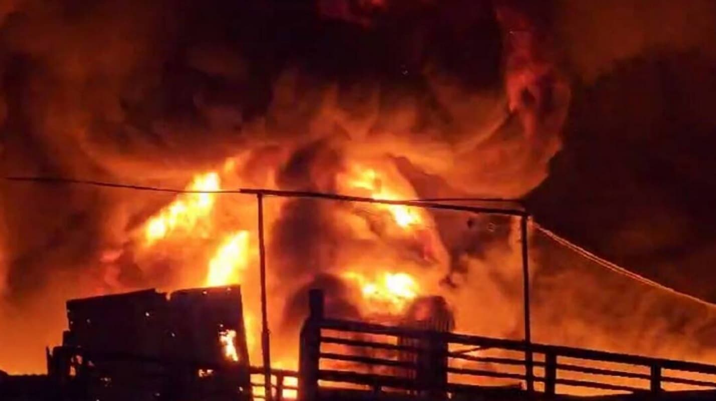 बंगाल के दुर्गापुर स्थित पंजाब नेशनल बैंक में अगलगी, एएसपी शाखा के कैबिनेट और वॉल्ट सुरक्षित