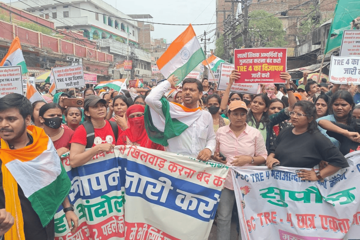 पटना की सड़क पर उतरे BPSC TRE-4 कैंडिडेट, नए शिक्षा मंत्री से बोले- जल्द एक्शन लें