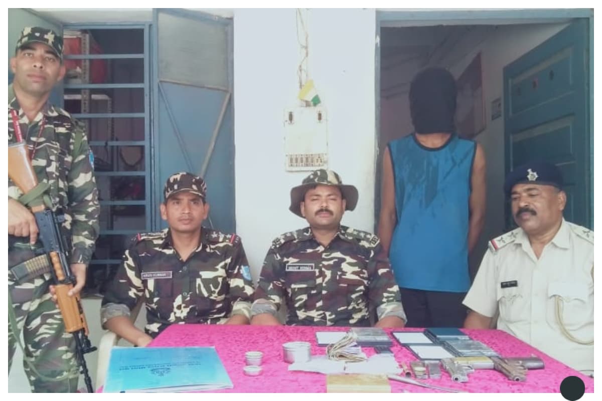मधुबनी: बाबूबरही में एसएसबी-पुलिस की बड़ी कार्रवाई, विदेशी पिस्टल और ब्राउन शुगर बरामद