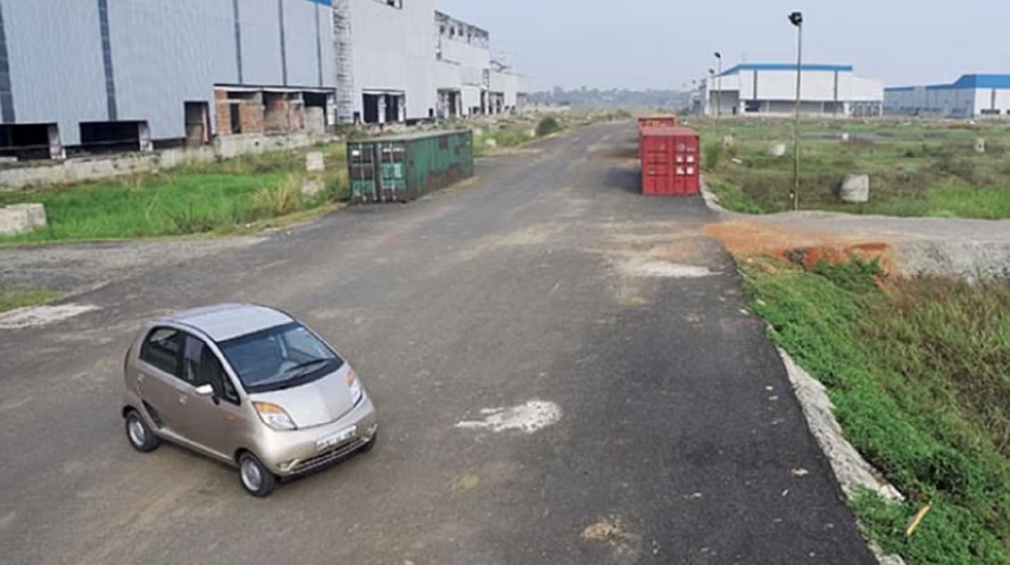 Singur : सिंगुर मामले में टाटा को झटका, मुआवजे पर कलकत्ता हाईकोर्ट ने लगायी रोक
