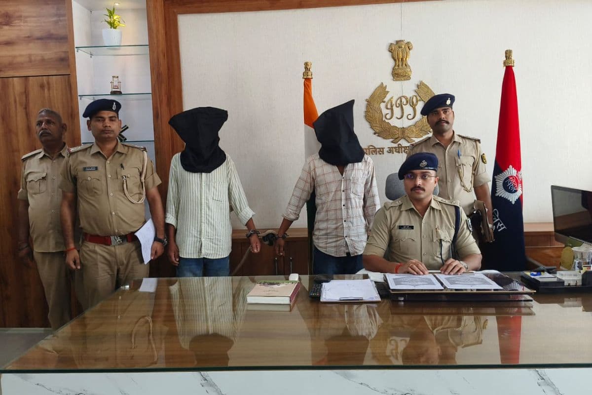 बक्सर पुलिस की बड़ी कामयाबी: 15 हजार के इनामी टॉप-10 अपराधी कर्नाटक से गिरफ्तार