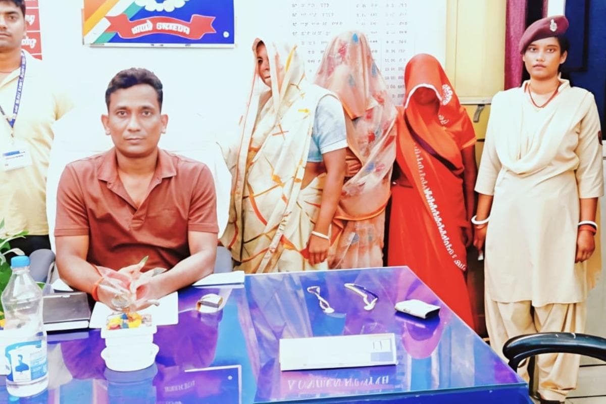 बक्सर स्टेशन पर बड़ी कामयाबी, RPF और GRP ने अंतर-राज्यीय महिला गिरोह को दबोचा