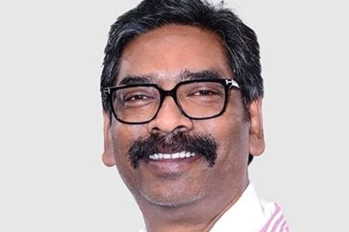 सरना धर्म कोड पर सीएम हेमंत सोरेन का बड़ा कदम, राष्ट्रपति-पीएम को लिखा पत्र, पहुंचे दिल्ली