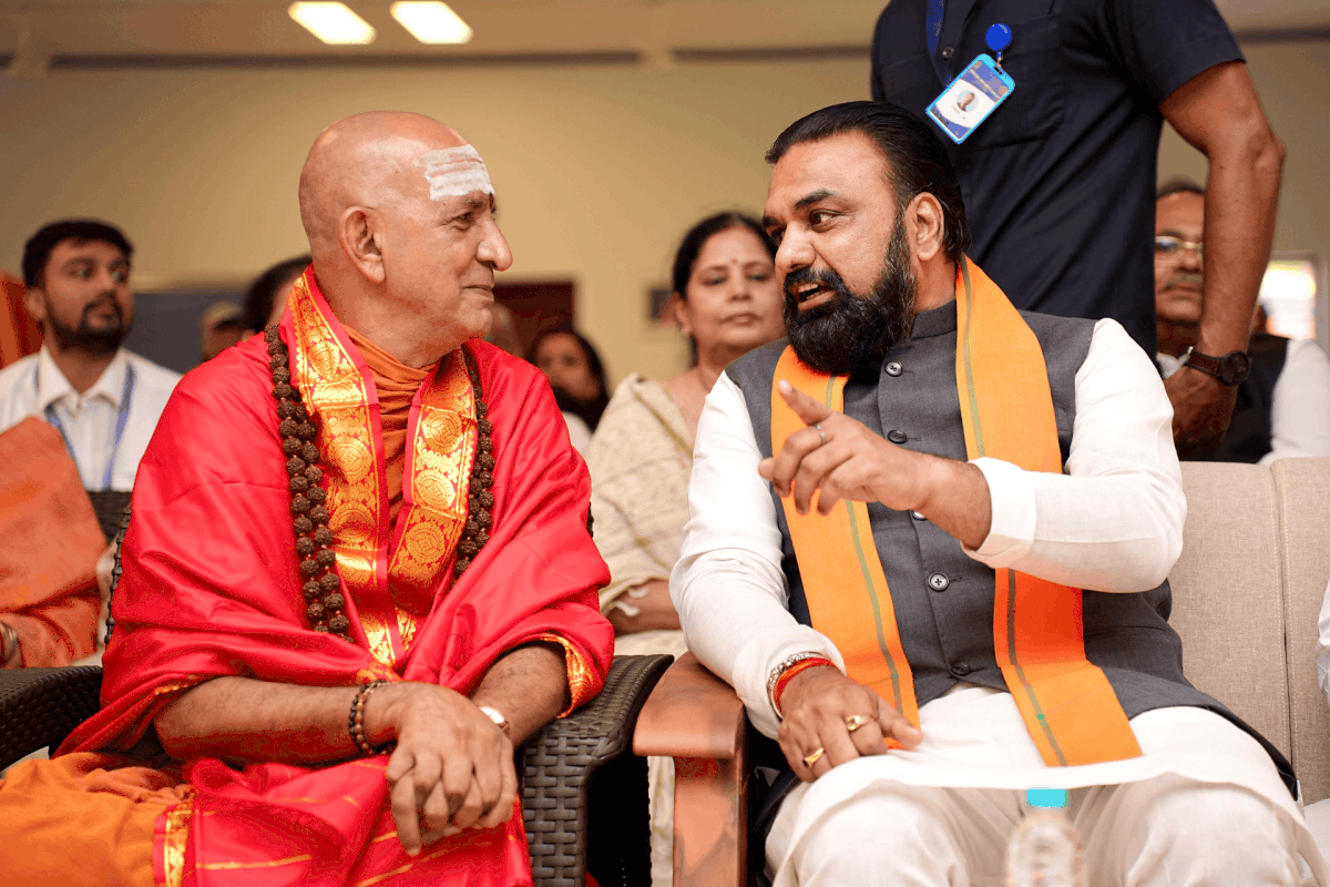 मंदिर, मंच और मैसेज : मुंगेर में सम्राट चौधरी का 'मोदी मॉडल', सियासी प्रयोग या पॉलिटिकल ब्रांडिंग?