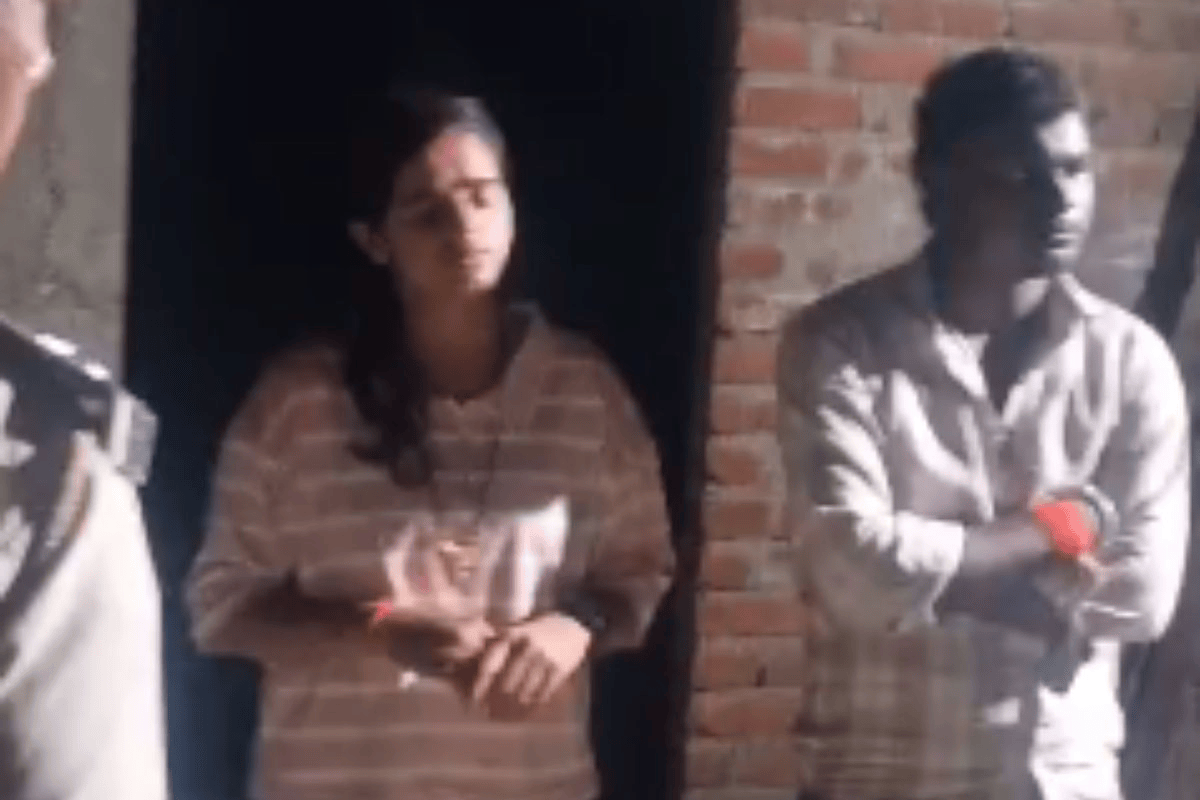 'नहीं सर मम्मी पापा के पास नहीं भेजिए' गया से भागे प्रेमी जोड़े की ग्रामीणों ने कराई शादी, वीडियो वायरल