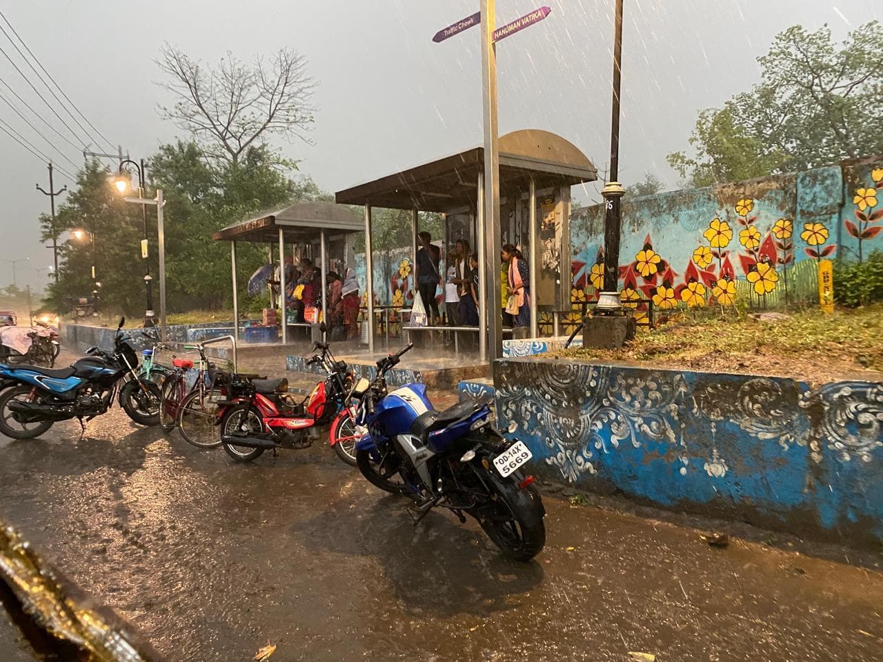 Rourkela News: बारिश के बाद चार डिग्री लुढ़का शहर का पारा, गर्मी से मिली राहत