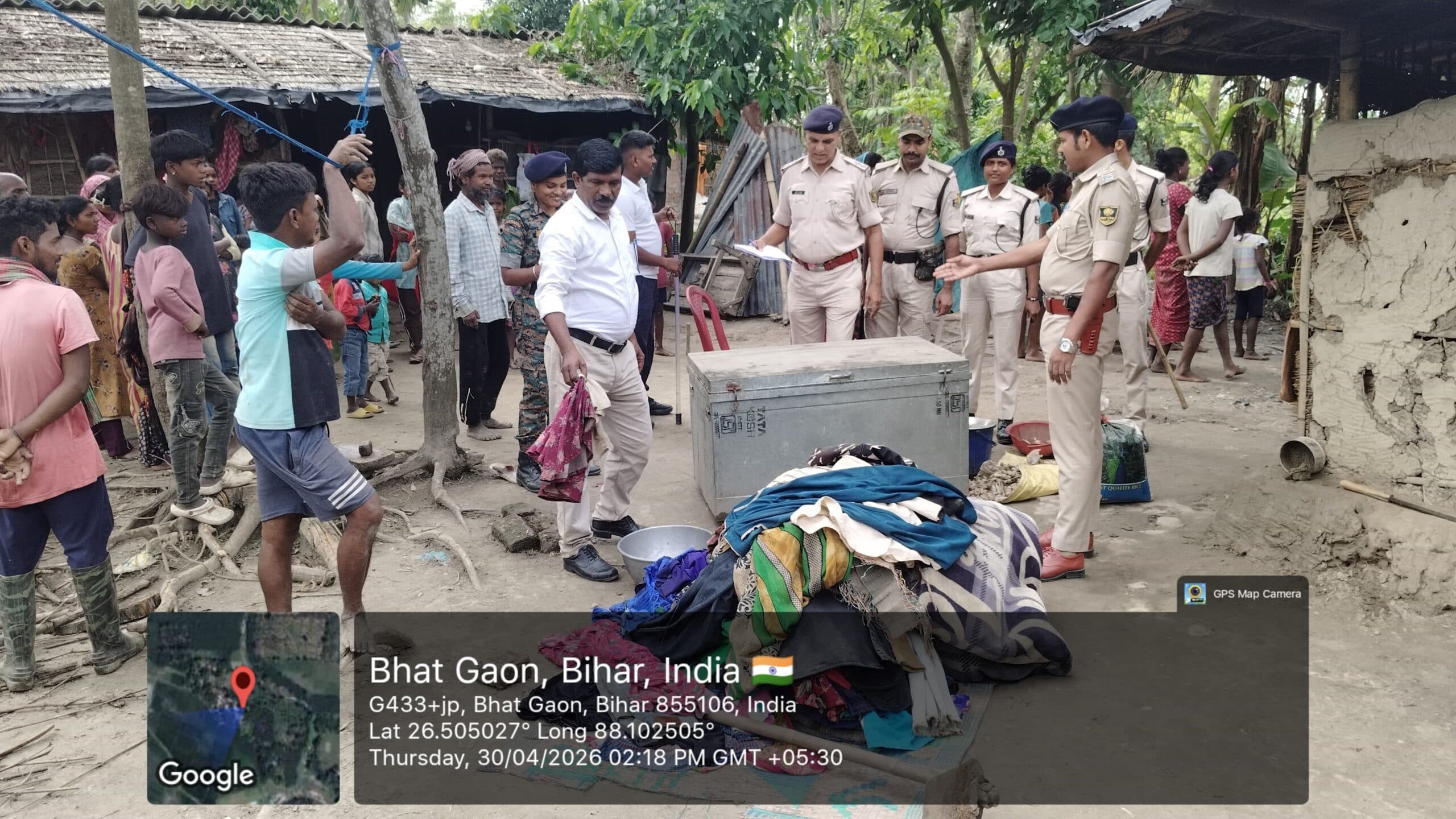 गलगलिया पुलिस ने की आरोपित के घर की कुर्की-जब्ती