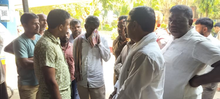 शादी समारोह में मजदूरी करने गये युवक की आकाशीय बिजली गिरने से मौत
