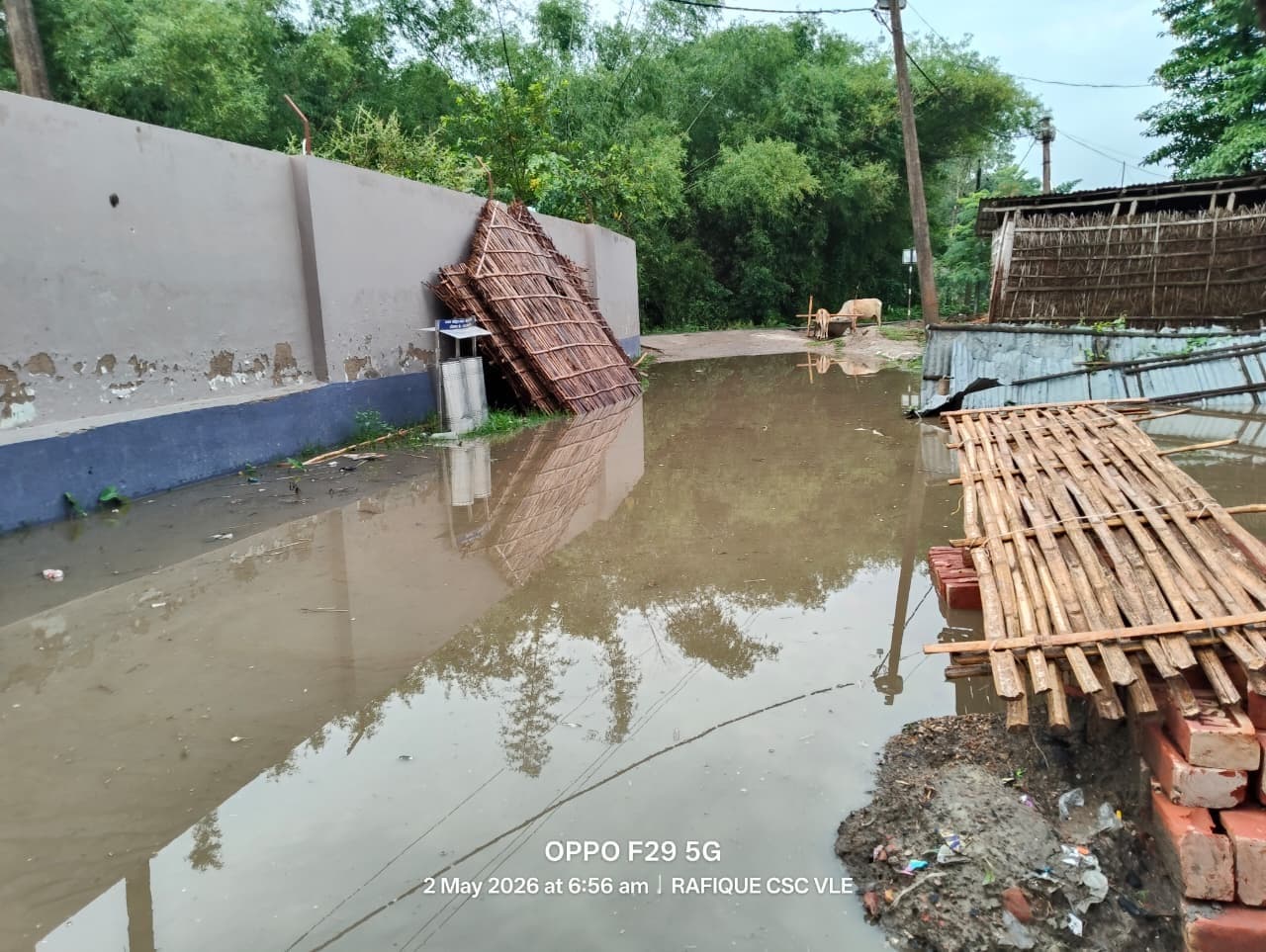 Katihar, तीन वर्षों से नाले का इंतजार, जलजमाव से वार्ड नंबर 8 की जनता बेहाल