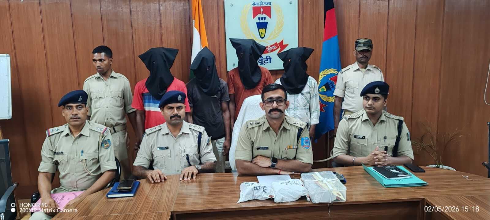 हत्या कर शव को बलंगा नदी में पत्थरों से दबा दिया था