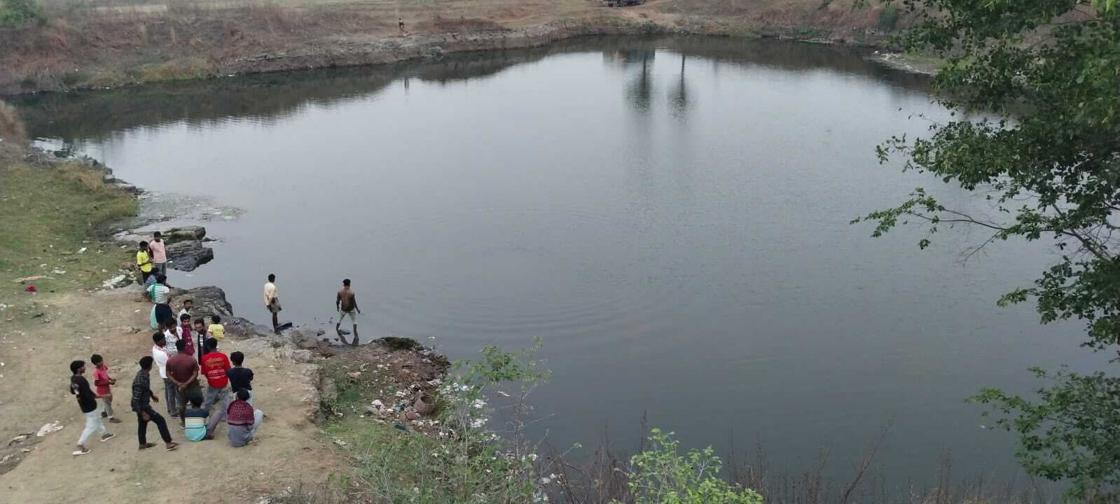 लीड:   बंद खदान में स्नान के दौरान पांच साल का मासूम डूबा, अंधेरे की वजह से रात भर ठप रही तलाश