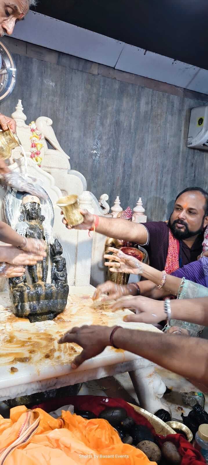 बुद्ध पूर्णिमा पर मंदार में श्रद्धा का महासंगम, पापहारणी सरोवर से मधुसूदन धाम तक गूंजे भक्ति के स्वर
