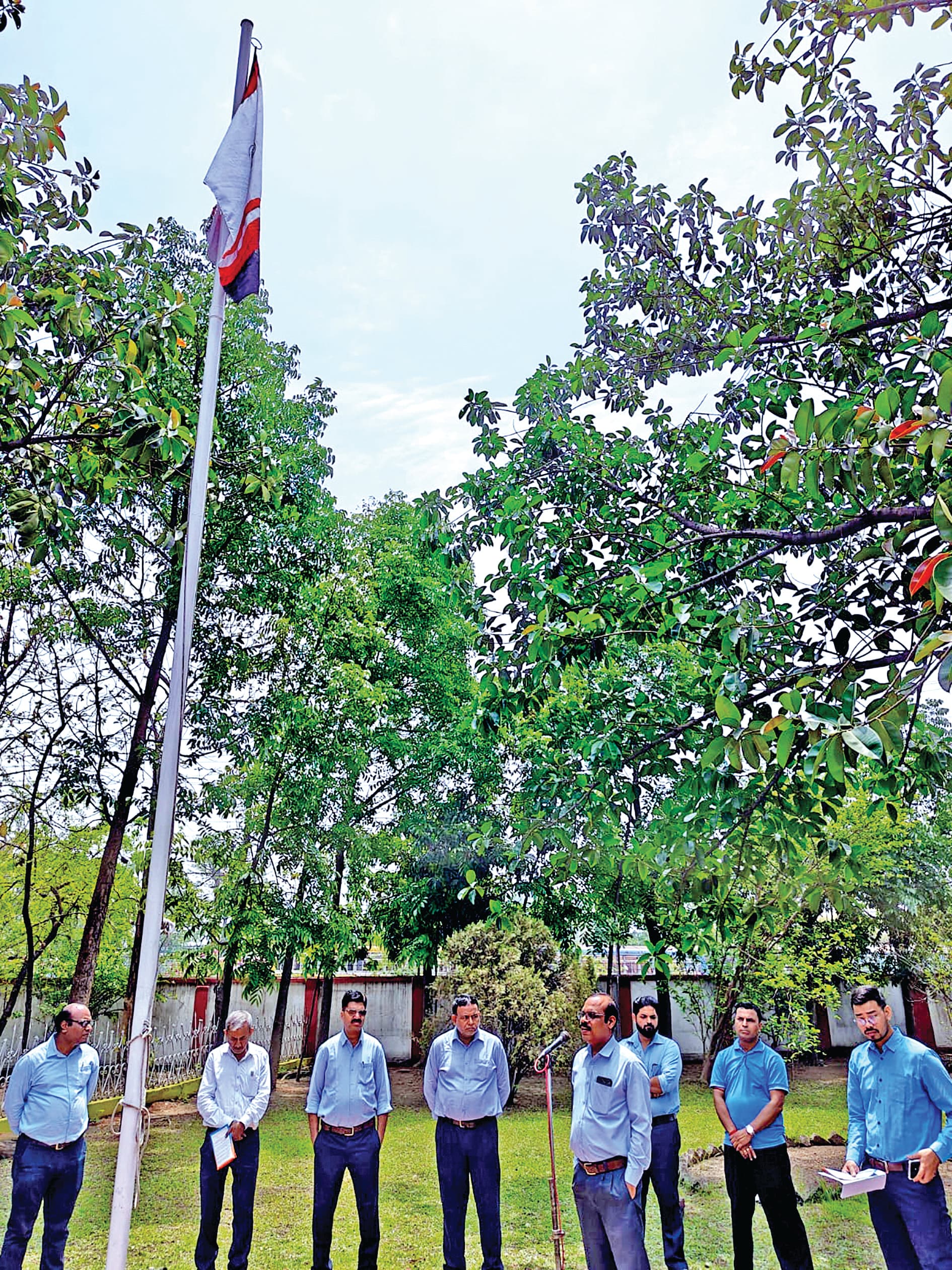 कुनुस्तोड़िया में सोत्साह मना मजदूर दिवस, ऊर्जा योद्धाओं के समर्पण को जीएम का नमन