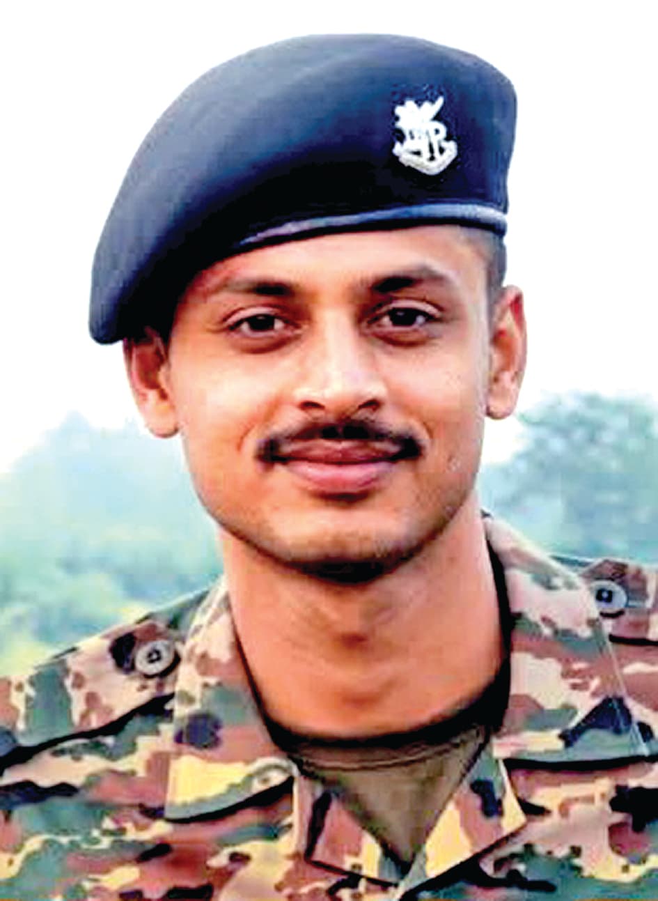जम्मू-कश्मीर में बीरभूम का जवान अनुपम मंडल शहीद, गांव में शोक