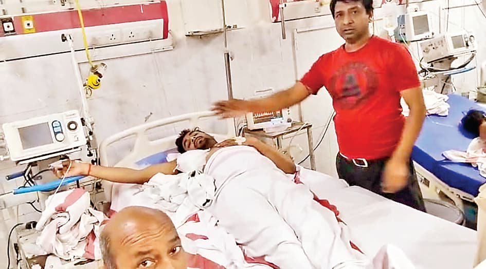 महिला सिपाही के प्रेम-प्रसंग में चली गोली, परैया थाने के ड्राइवर ने कोतवाली के सिपाही को किया लहूलुहान