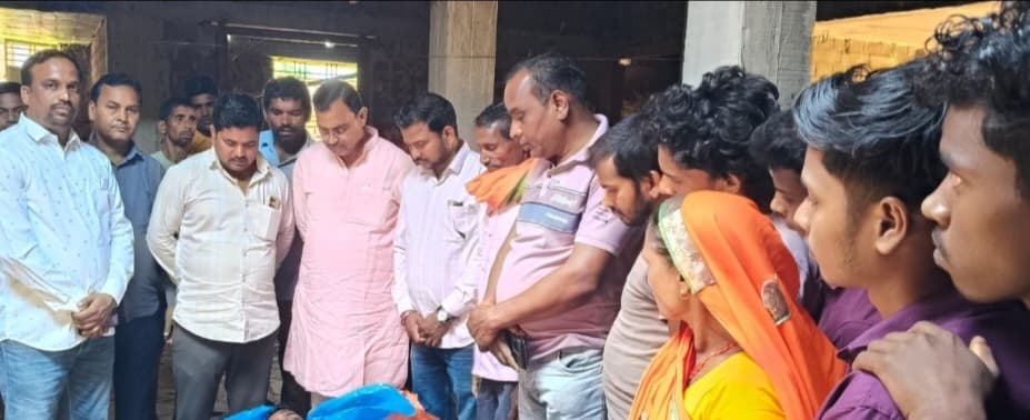Giridih News :वाहन की चपेट में आने से बाइक सवार छात्र की मौत