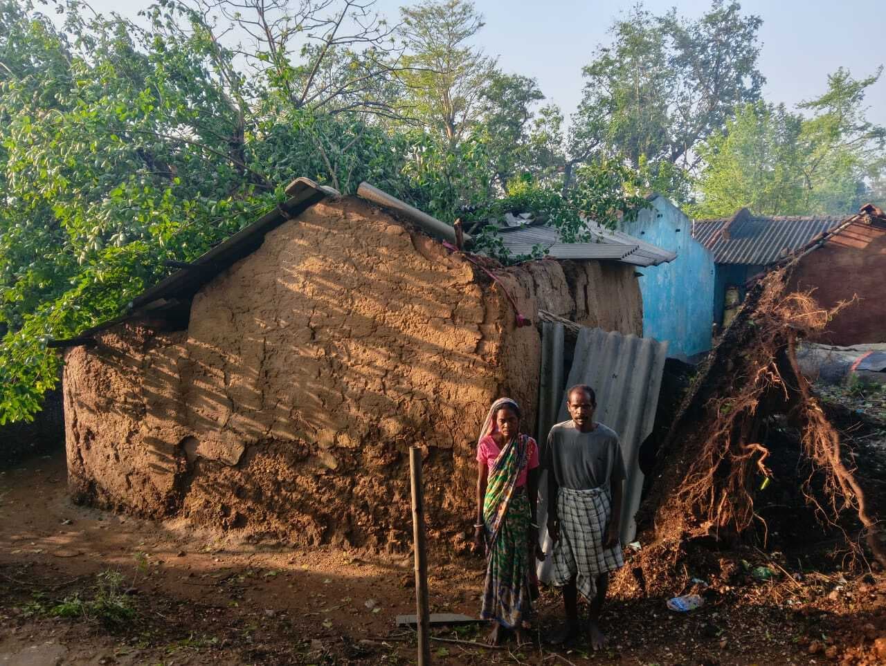 East Singhbhum News : पोटका में आंधी-पानी ने मचायी तबाही, कई घरों के उड़ी छत