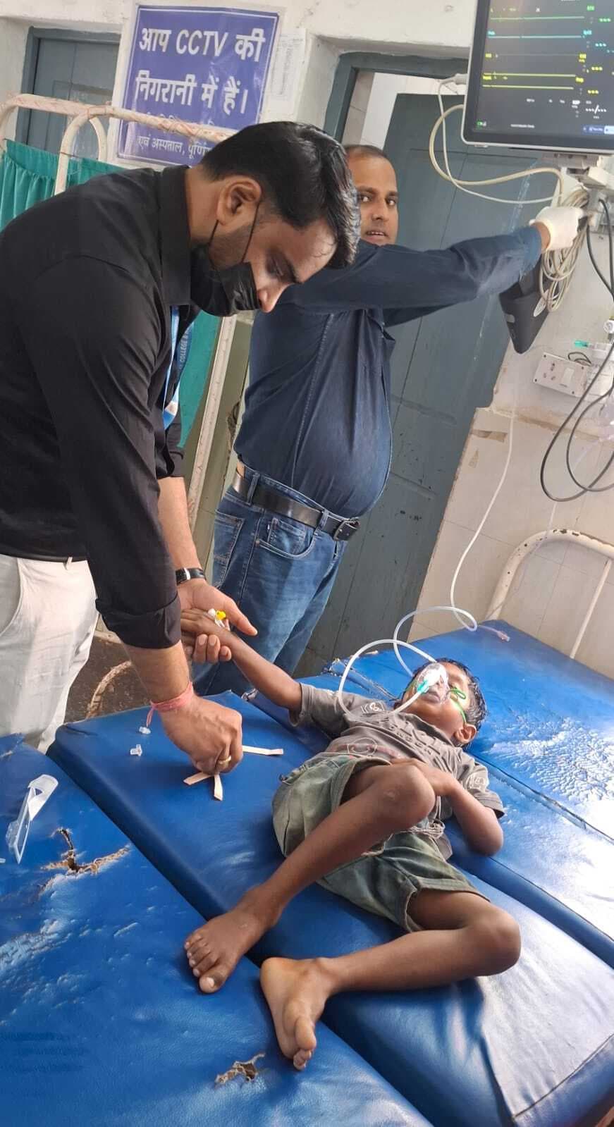 PURNIA करेंट लगने से बच्चा गंभीर, बचाने में मां को भी लगा झटका