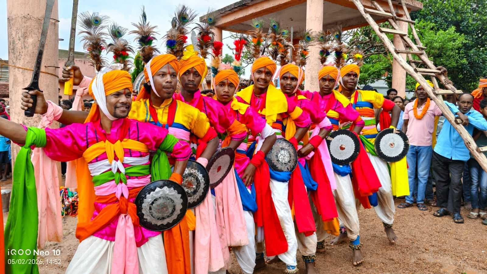 दहकते अंगारों पर चले भोक्ता