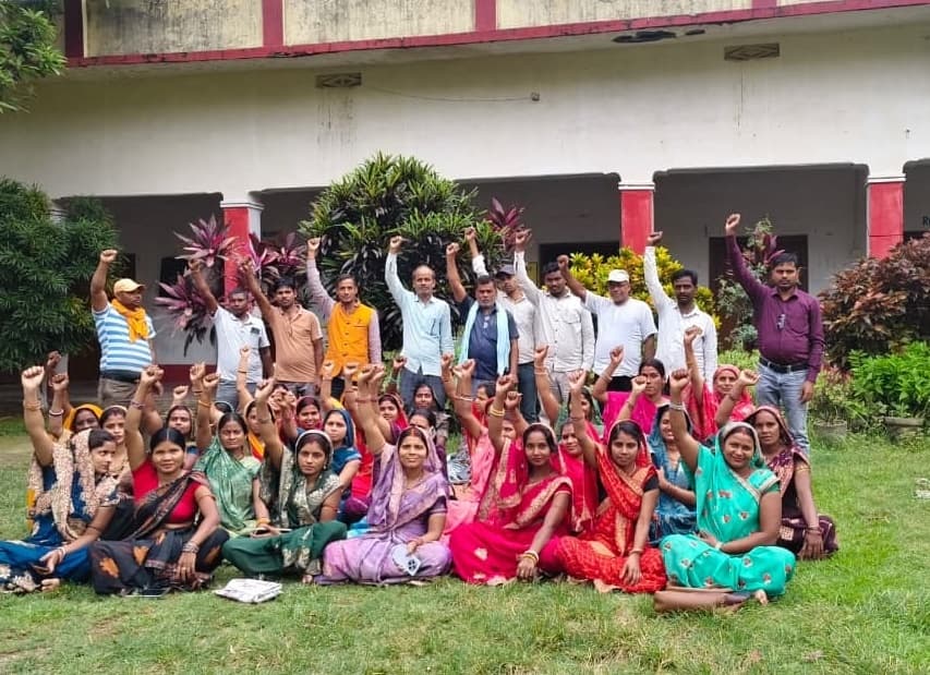 बिहारीगंज जीविका कैडर संघ का मासिक बैठक