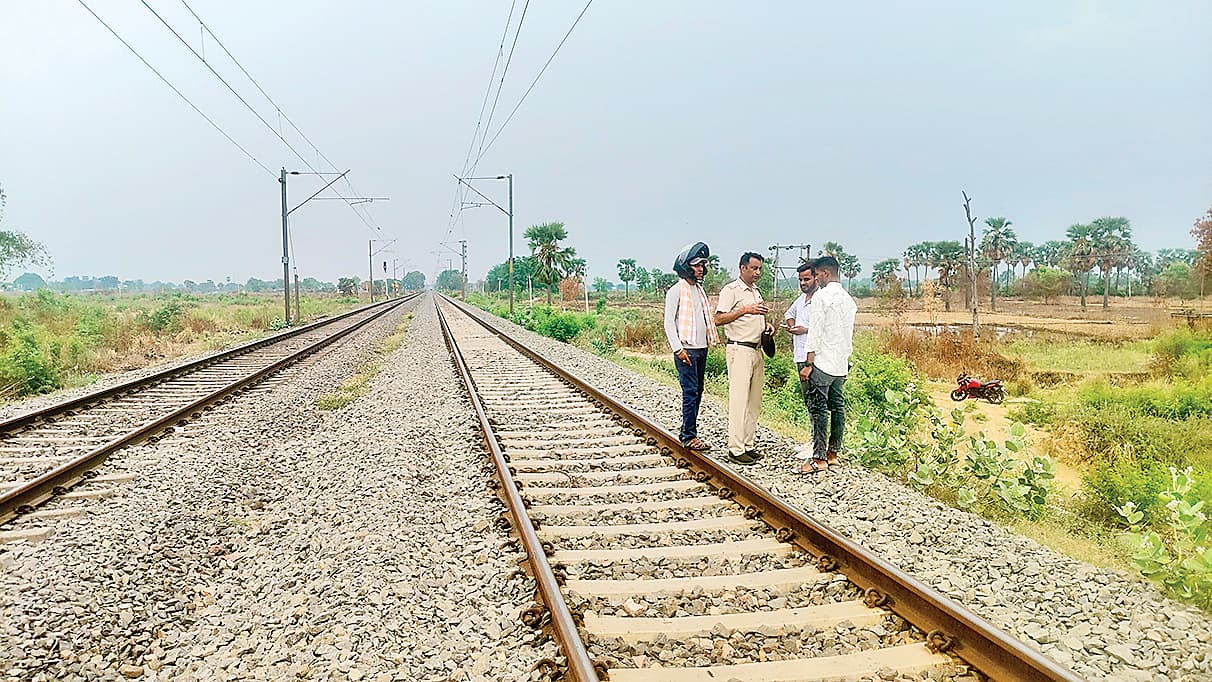 बेलागंज गैंगरेप : मदद का झांसा देकर डेढ़ किमी दूर ले गया युवक, फिर साथियों से संग किया दुष्कर्म