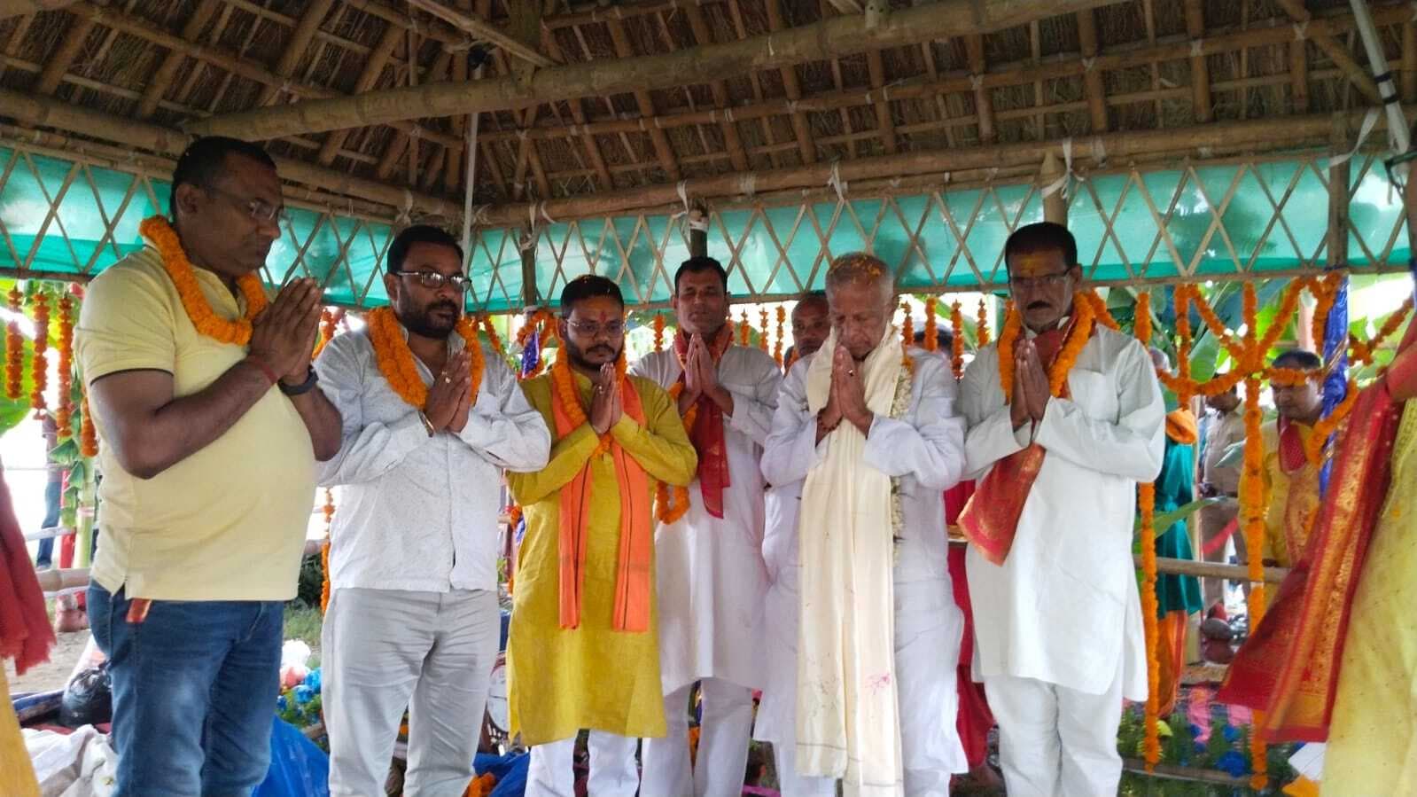 धुतौली दुर्गा मंदिर परिसर में 48 घंटे का रामधुनी यज्ञ शुरू, विधायक ने फीता काटकर किया उद्घाटन