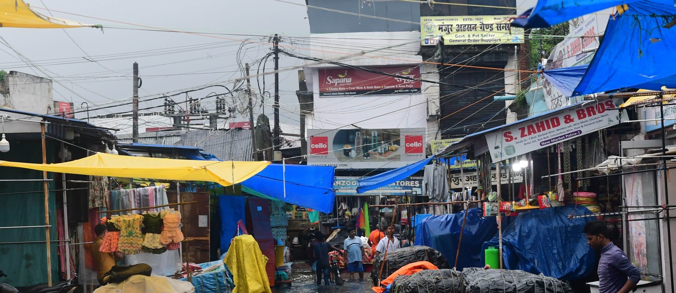 रेडक्रॉस भवन में पूर्व सैनिकों की बैठक, शहीद जवानों को दी गयी श्रद्धांजलि