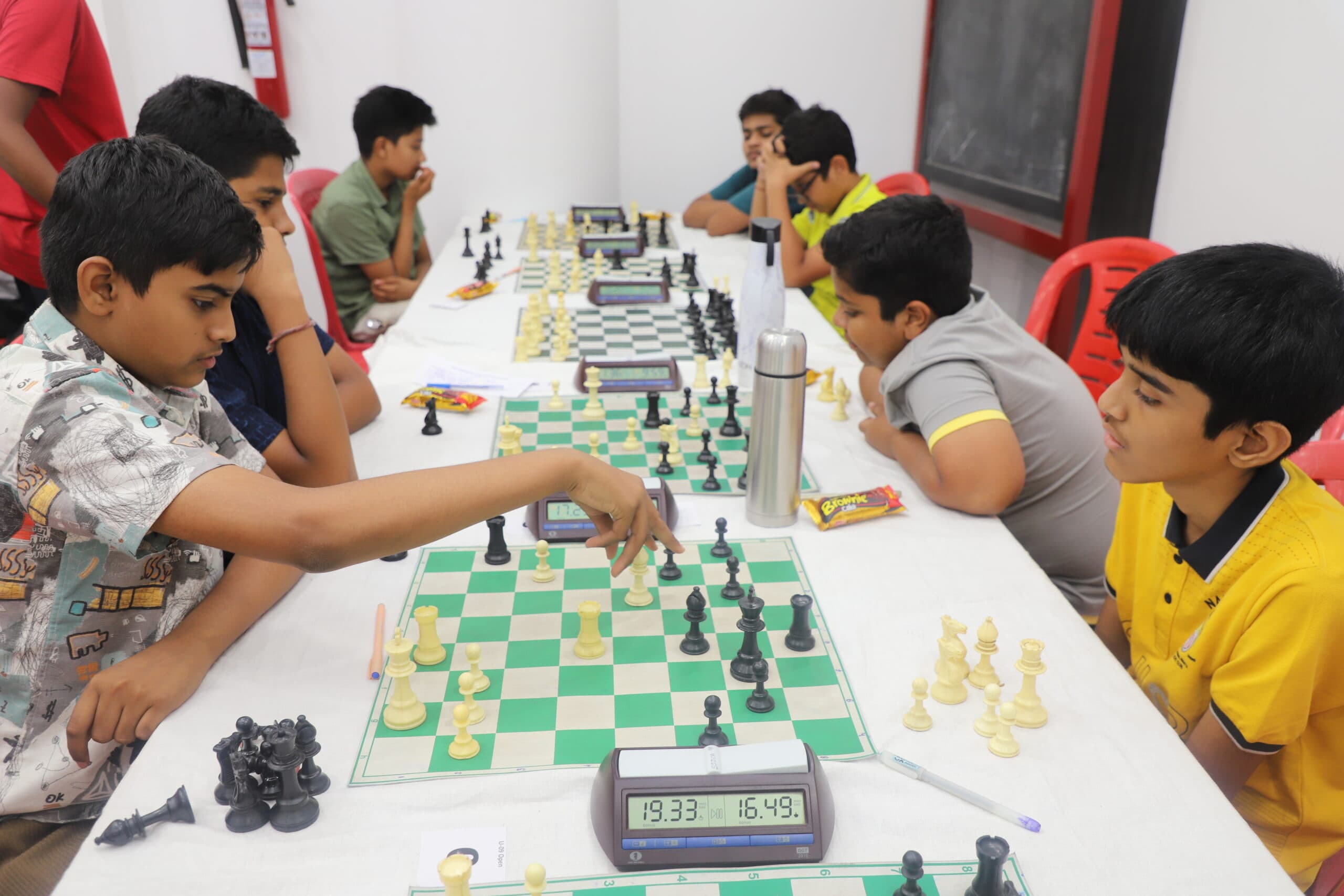 East singhbhum chess: रियान, अरिजीत, टी नेहा व नाविका ने जीता खिताब