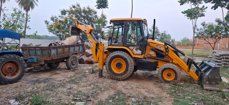 Giridih News :दो आरा मिलों को किया गया ध्वस्त, सामग्री जब्त