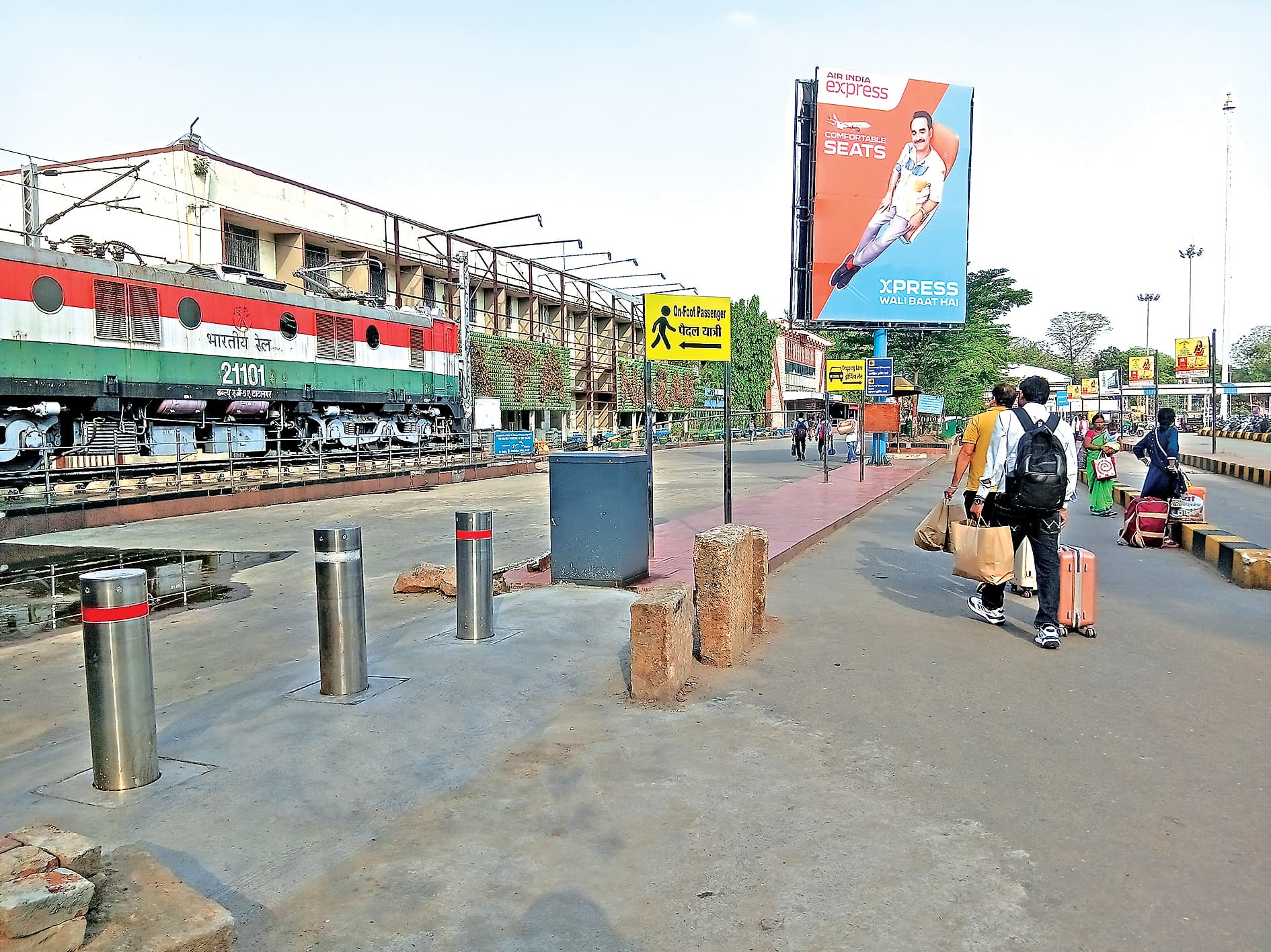 Jamshedpur News : रात 12 बजे से बदल गया टाटानगर स्टेशन पार्किंग का टेंडर, बिहार के इस कंपनी को मिला काम