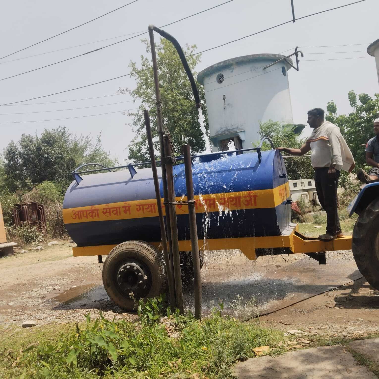 करोड़ों की योजना हुई पूरी, फिर भी लोगों को पहुंचाया जा रहा टैंकर से पानी