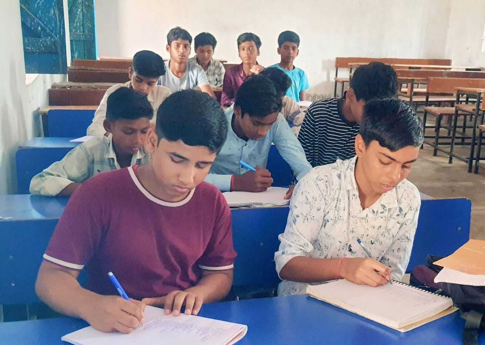 Banka News : माॅडल हाइस्कूल कटोरिया में 9वीं कक्षा के नए शैक्षणिक सत्र का का हुआ शुभारंभ
