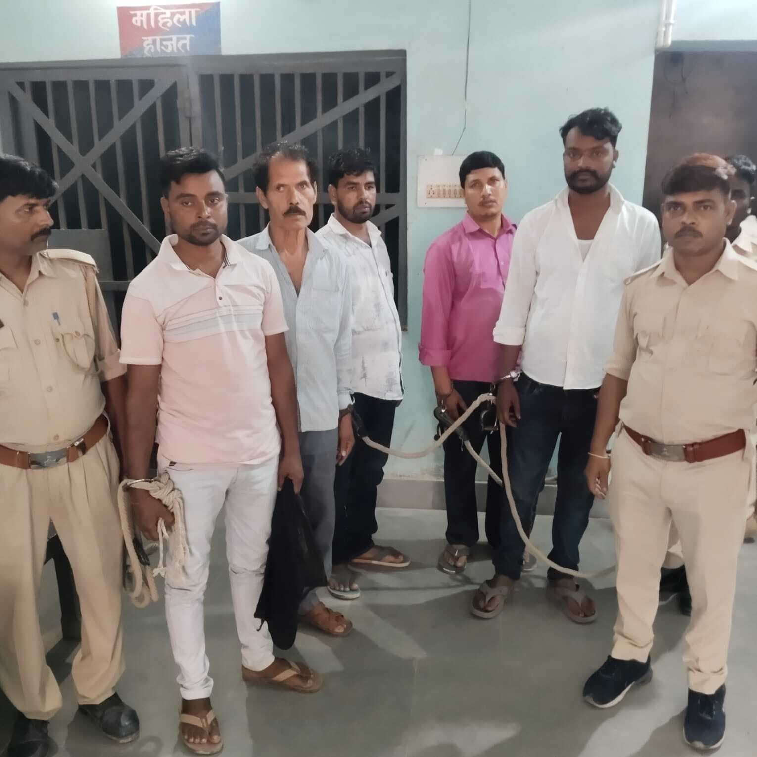 Saharsa News : कट्टा और कारतूस के साथ चार आरोपी गिरफ्तार