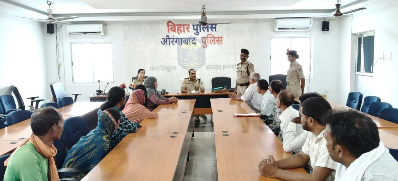 जनता दरबार में 32 फरियादियों की सुनी गयी शिकायतें, त्वरित कार्रवाई के निर्देश