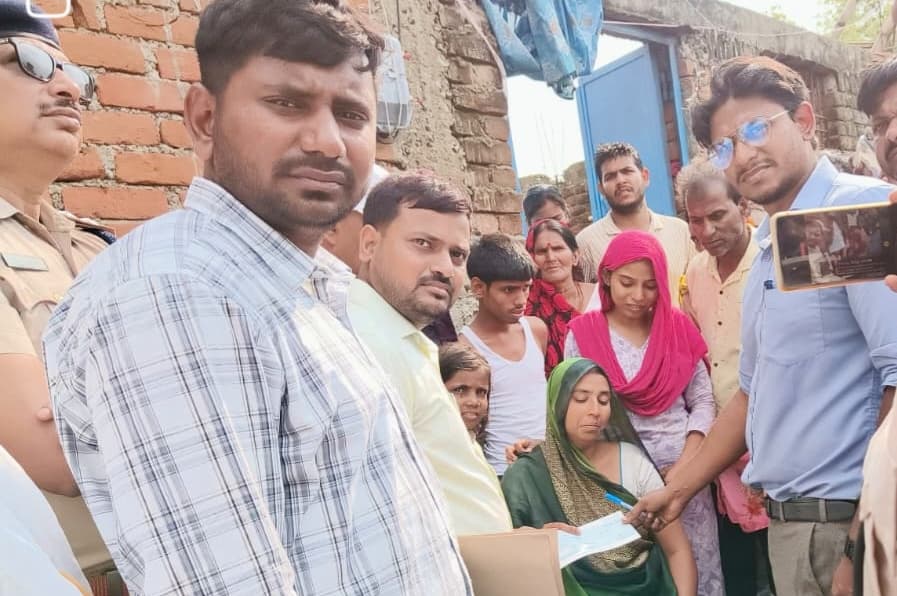 दिनारा सड़क हादसा : सीएम के आदेश पर पांचों मृतकों के परिजनों को मिली 4-4 लाख की त्वरित सहायता