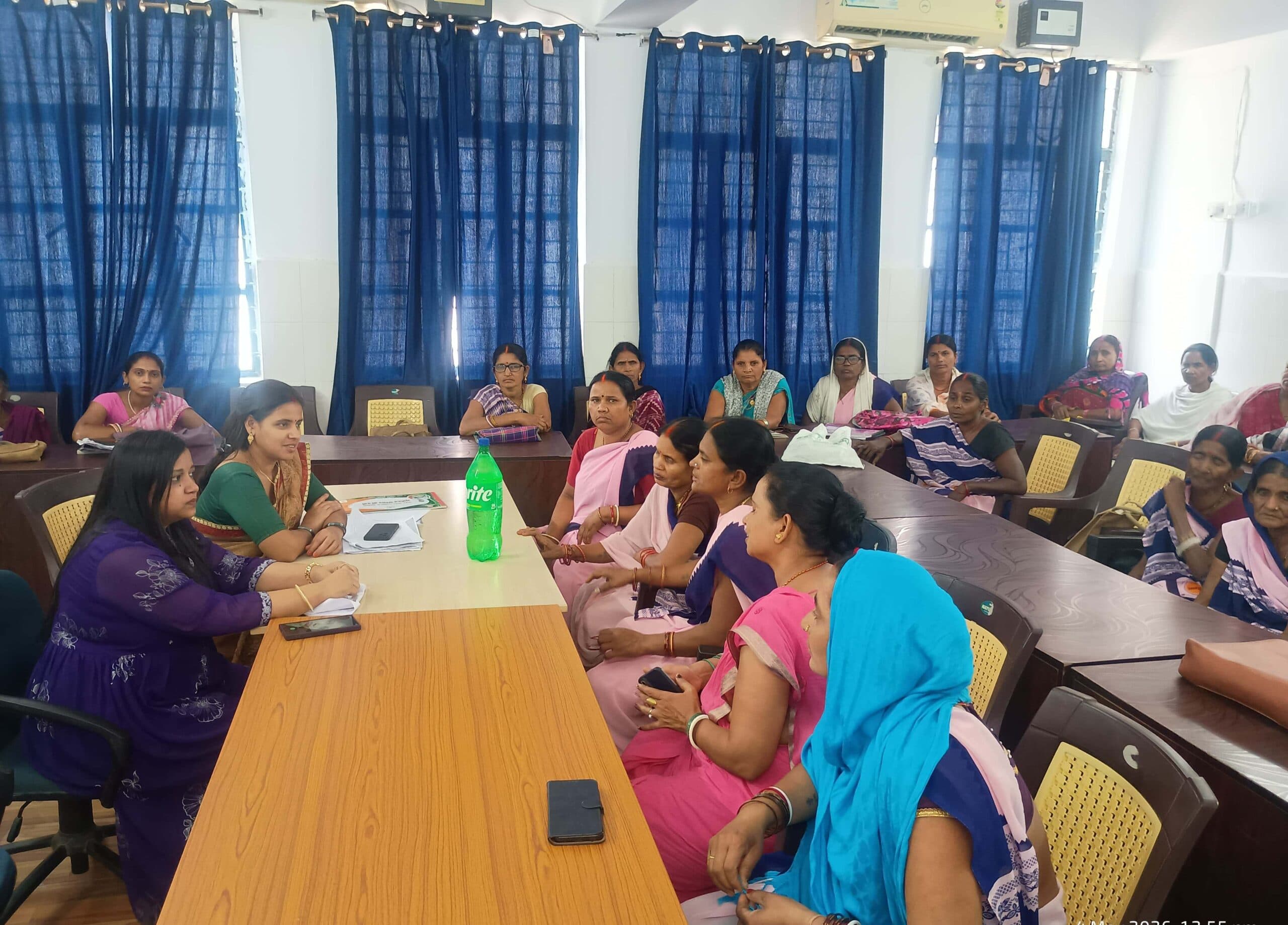 सुरक्षित प्रसव का लक्ष्य, पर फ्रंटलाइन योद्धा बेहाल, समीक्षा बैठक में दिखा दोहरा सच