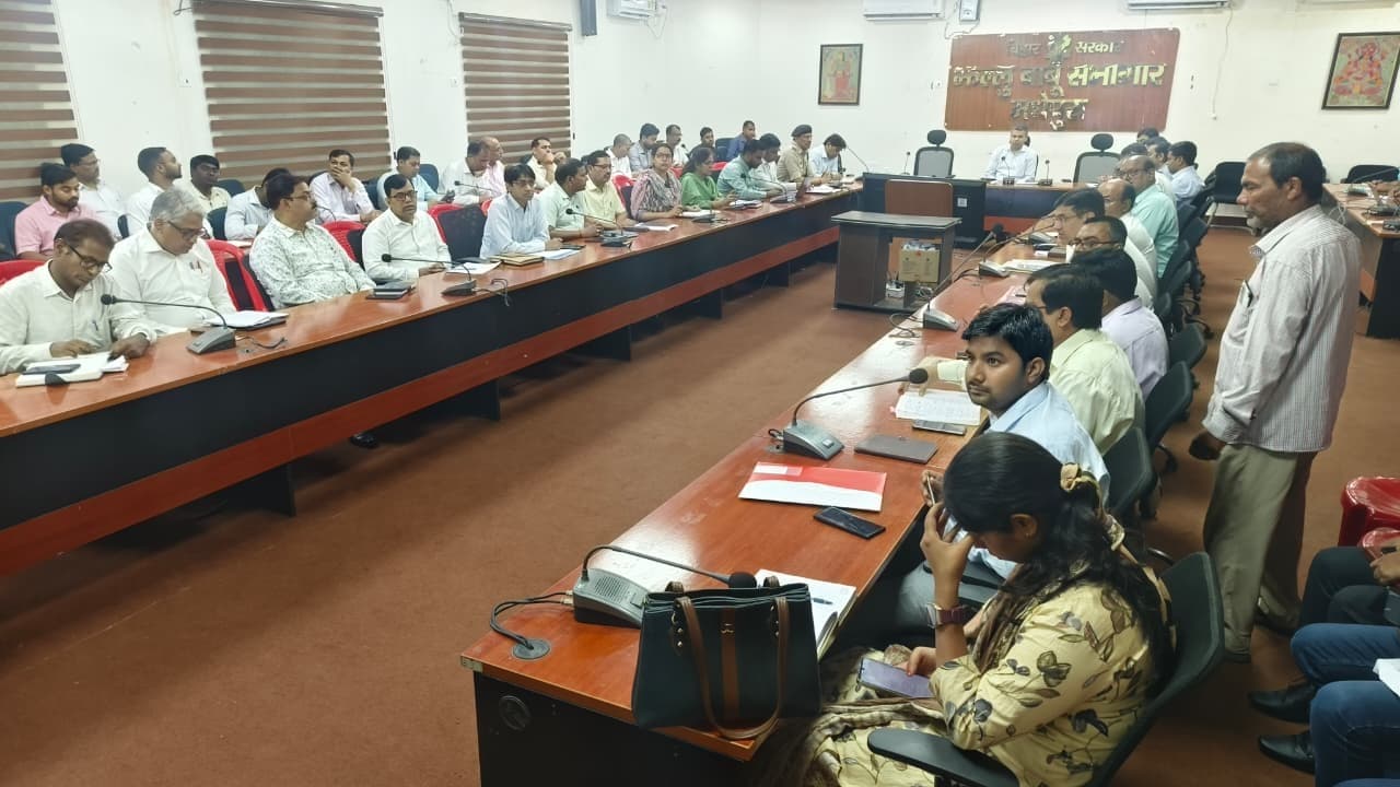 निर्धारित लक्ष्यों के अनुरूप कार्यों को समयबद्ध व गुणवत्तापूर्ण तरीके से करें पूर्ण