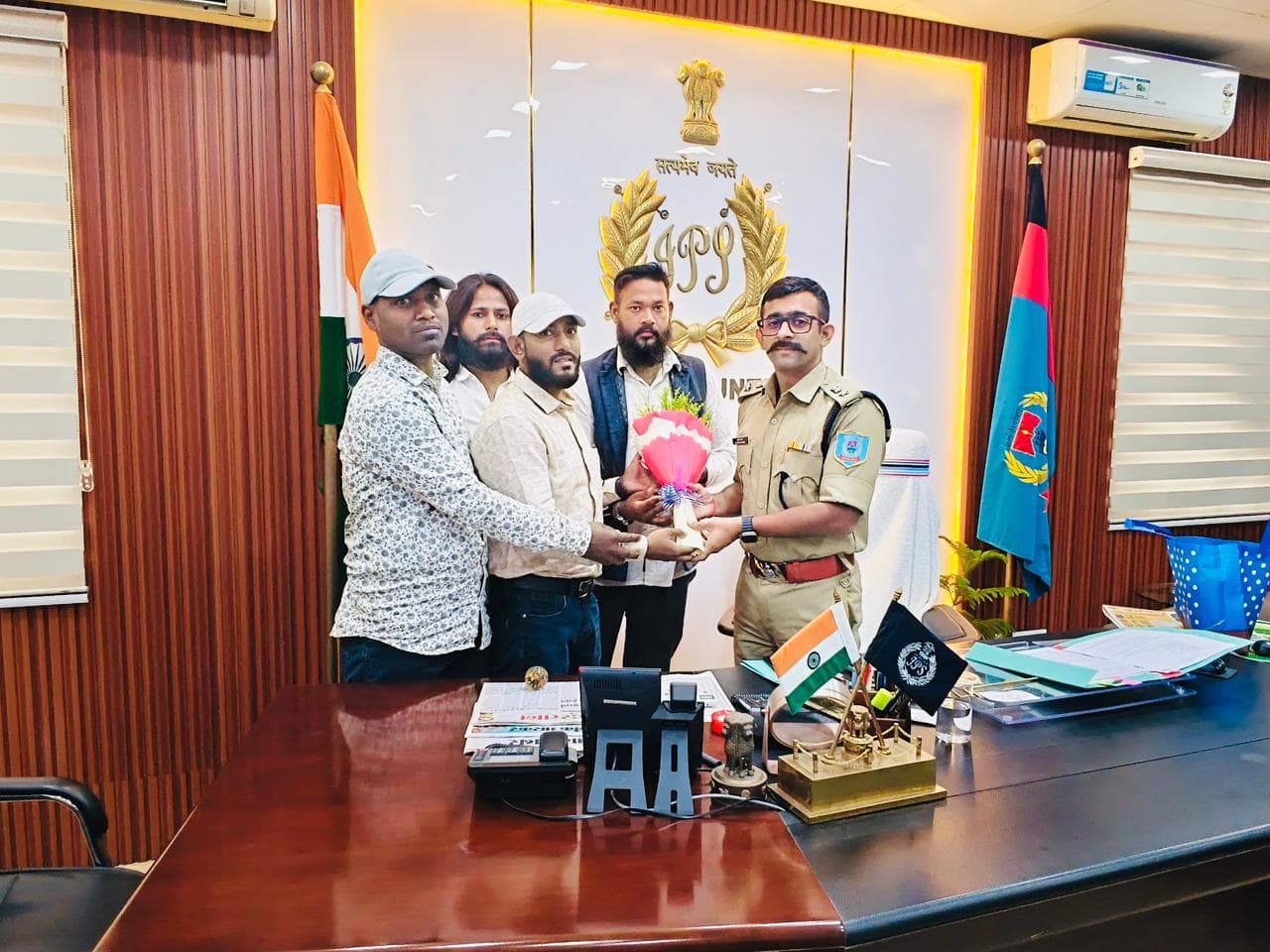 एसपी से मिले युवा कांग्रेस के नेता