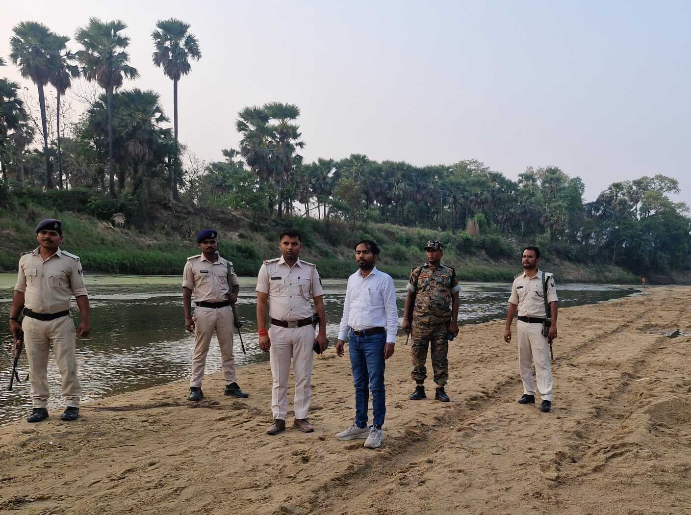 अवैध बालू भंडारण पर बड़ी कार्रवाई : 1100 घनफुट बालू जब्त, 1.47 लाख रुपये जुर्माना
