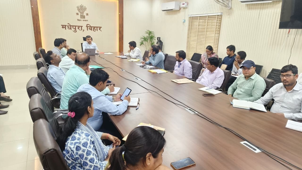 राजस्व वसूली में तेजी लाने व लंबित नीलाम पत्र मामलों का शीघ्र करें निष्पादन