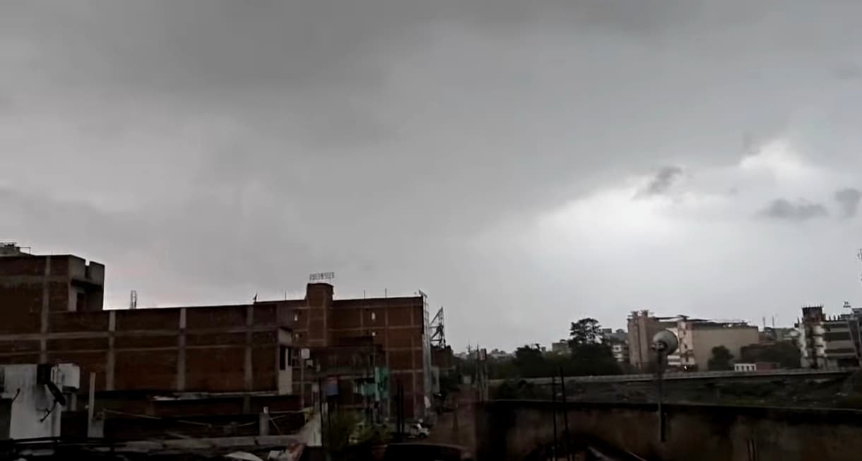 बदला मौसम का मिजाज : नवादा में 50 किमी की रफ्तार से चल सकती है आंधी, छह मई तक बारिश का अलर्ट