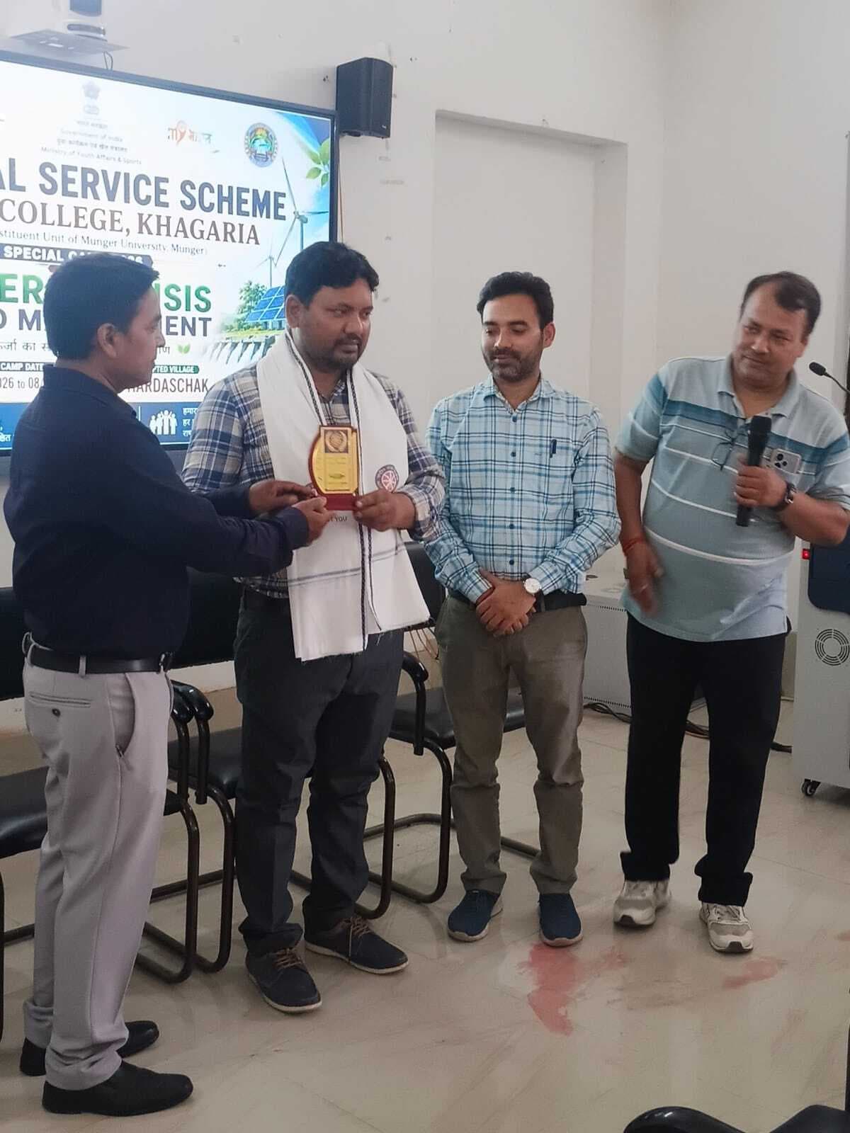 एनर्जी क्राइसिस मैनेजमेंट स्पेशल कैंप में साफ-सफाई कर लोगों किया गया जागरूक