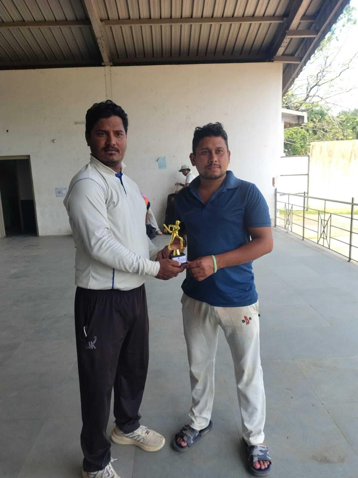 Jsca b division : एनसीसी के खिलाफ फ्रेंड्स एकादश की टीम 4 विकेट से जीती