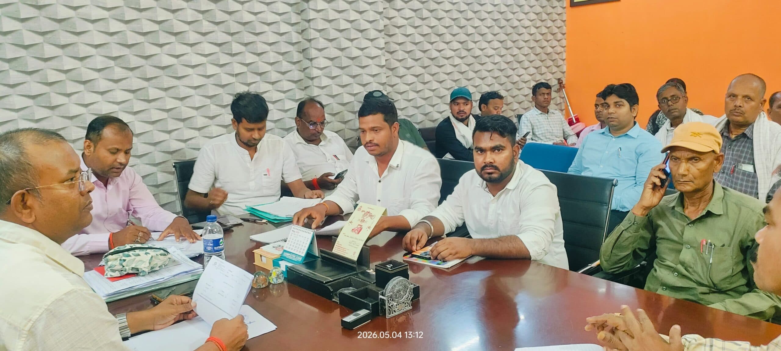 Giridih News :बीडीओ ने दिया पंचायत भवन खुला रखने का निर्देश