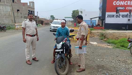 सघन वाहन जांच से हड़कंप, बिना हेलमेट व ट्रिपल लोड चालकों को फटकार