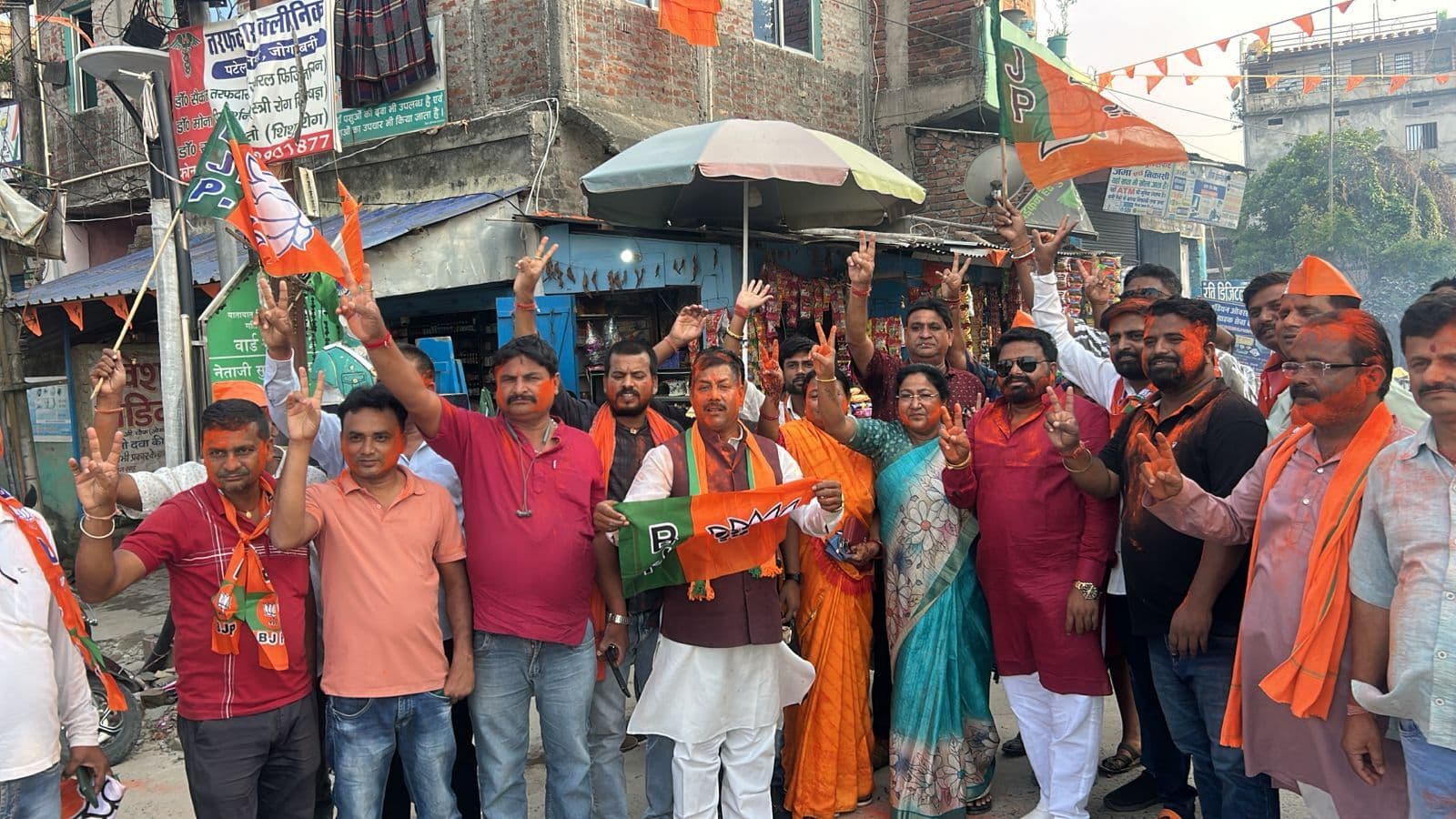 बंगाल व असम में भाजपा की प्रचंड जीत पर जोगबनी में निकाला जुलूस