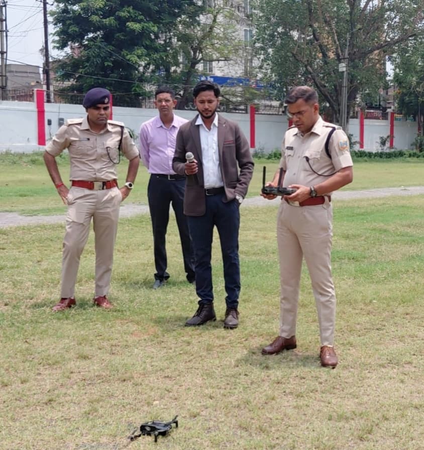 Dhanbad News: हाइटेक निगरानी की दिशा में धनबाद पुलिस का बड़ा कदम, ड्रोन ट्रेनिंग शुरू